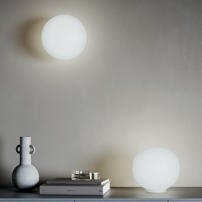 https://objectstorage.ap-seoul-1.oraclecloud.com/n/cnk6gaix2gpw/b/loqoqo-conv/o/lodes/lodes-volum-spherical-glass-ceiling-or-wall-lamp/91368.jpg