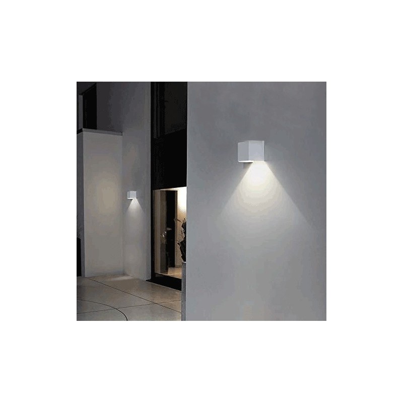 https://objectstorage.ap-seoul-1.oraclecloud.com/n/cnk6gaix2gpw/b/loqoqo-conv/o/logica-illuminazione/logica-titano-evo-single-emission-led-wall-lamp-for-outdoor-direct-light/37980.jpg