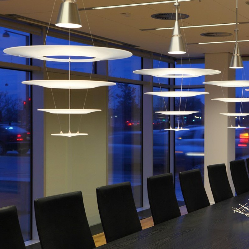 https://objectstorage.ap-seoul-1.oraclecloud.com/n/cnk6gaix2gpw/b/loqoqo-conv/o/louis-poulsen/enigma-425-suspension-ceiling-lamp-with-screens/31548.jpg