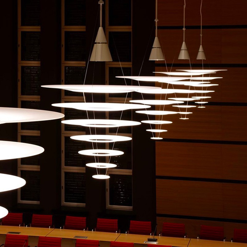 https://objectstorage.ap-seoul-1.oraclecloud.com/n/cnk6gaix2gpw/b/loqoqo-conv/o/louis-poulsen/enigma-825-led-suspension-lamp/43152.jpg