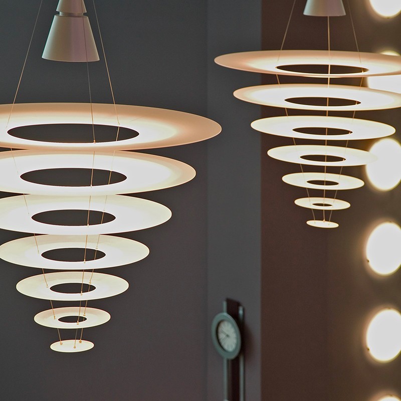 https://objectstorage.ap-seoul-1.oraclecloud.com/n/cnk6gaix2gpw/b/loqoqo-conv/o/louis-poulsen/enigma-825-led-suspension-lamp/43159.jpg