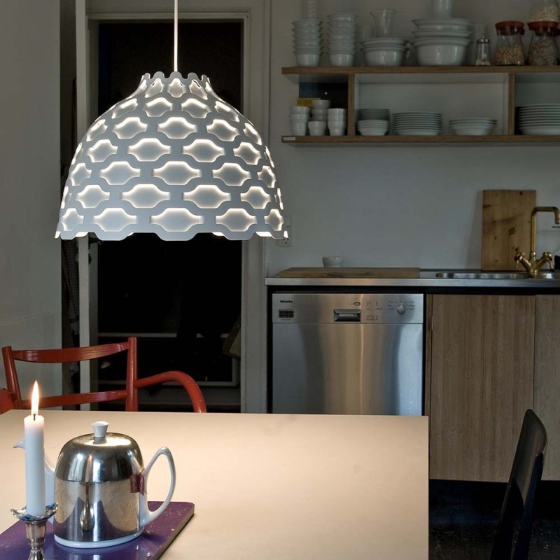 https://objectstorage.ap-seoul-1.oraclecloud.com/n/cnk6gaix2gpw/b/loqoqo-conv/o/louis-poulsen/lc-shutters-suspension-lamp-with-white-anti-glare-dome/41082.jpg