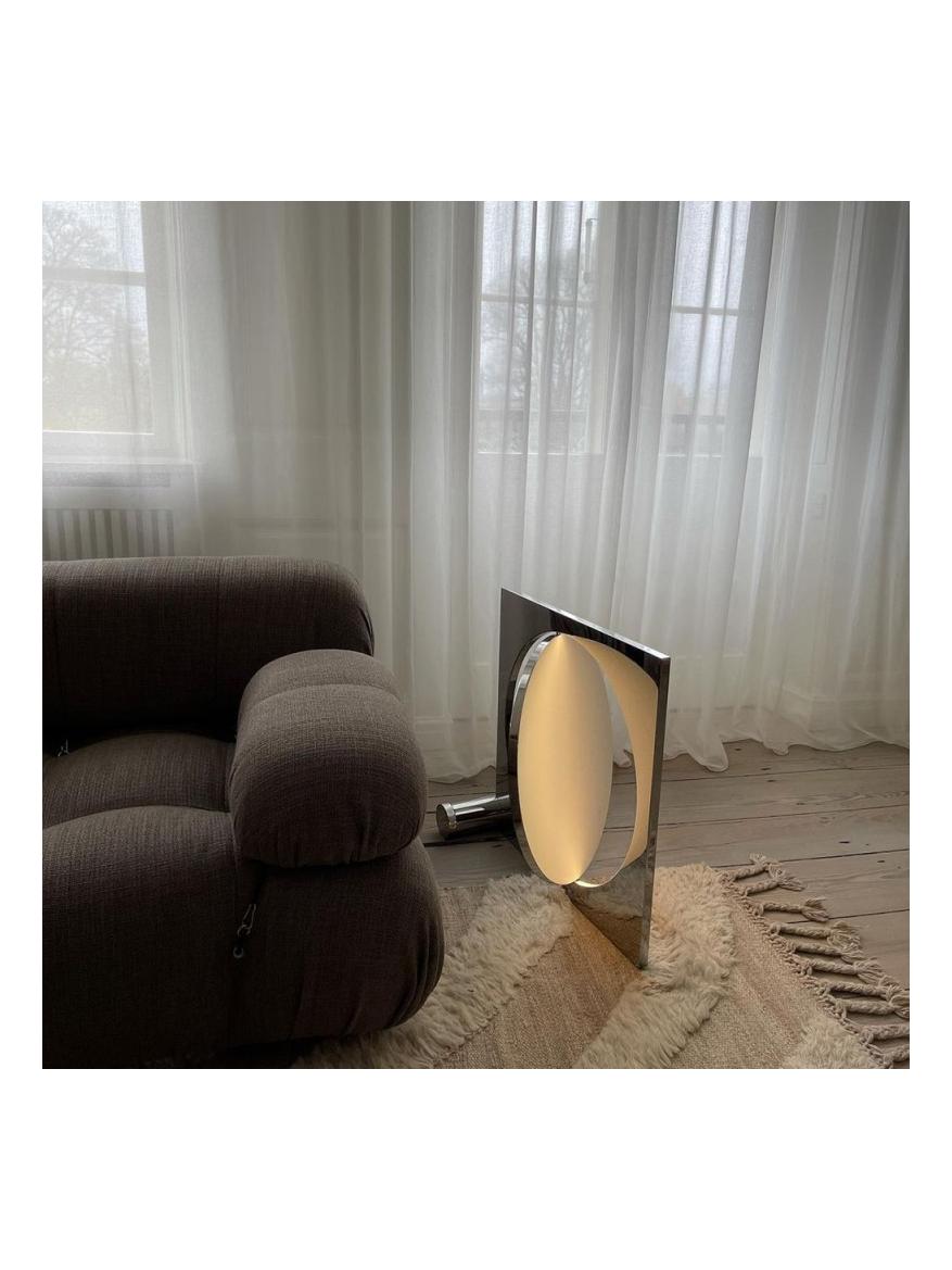 https://objectstorage.ap-seoul-1.oraclecloud.com/n/cnk6gaix2gpw/b/loqoqo-conv/o/louis-poulsen/moonsetter-rotating-floor-lamp/75032.jpg
