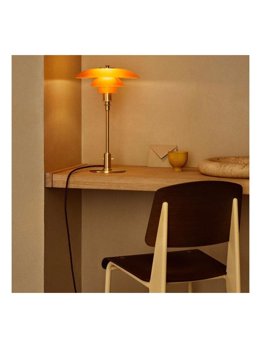 https://objectstorage.ap-seoul-1.oraclecloud.com/n/cnk6gaix2gpw/b/loqoqo-conv/o/louis-poulsen/ph-2-1-limited-edition-table-lamp-in-amber-coloured-glass-2020/25988.jpg