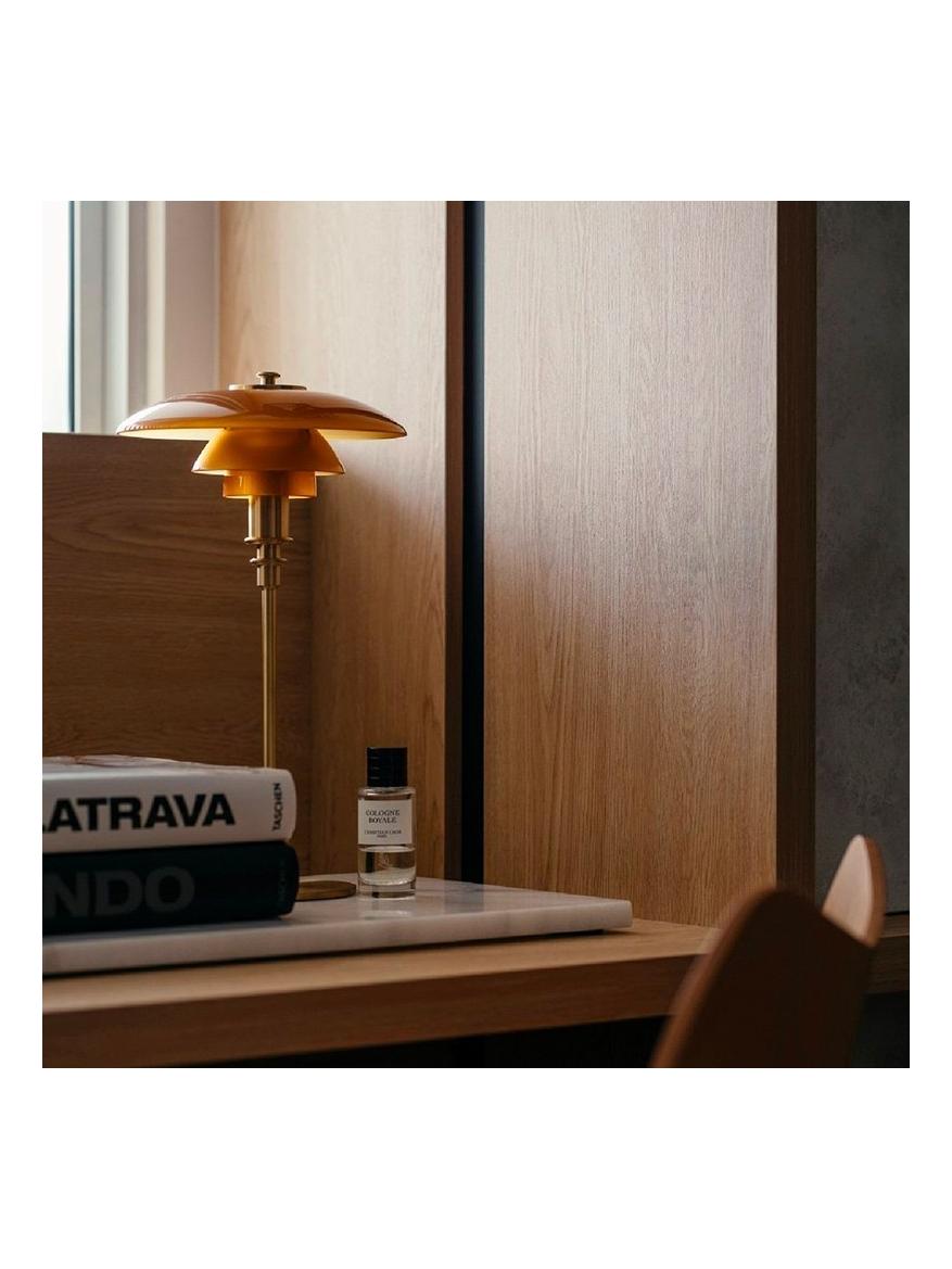 https://objectstorage.ap-seoul-1.oraclecloud.com/n/cnk6gaix2gpw/b/loqoqo-conv/o/louis-poulsen/ph-2-1-limited-edition-table-lamp-in-amber-coloured-glass-2020/52980.jpg