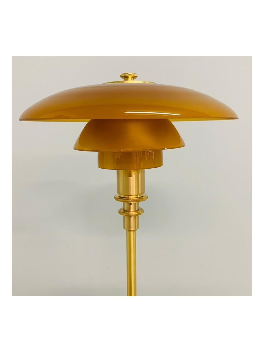 https://objectstorage.ap-seoul-1.oraclecloud.com/n/cnk6gaix2gpw/b/loqoqo-conv/o/louis-poulsen/ph-2-1-limited-edition-table-lamp-in-amber-coloured-glass-2020/52983.jpg