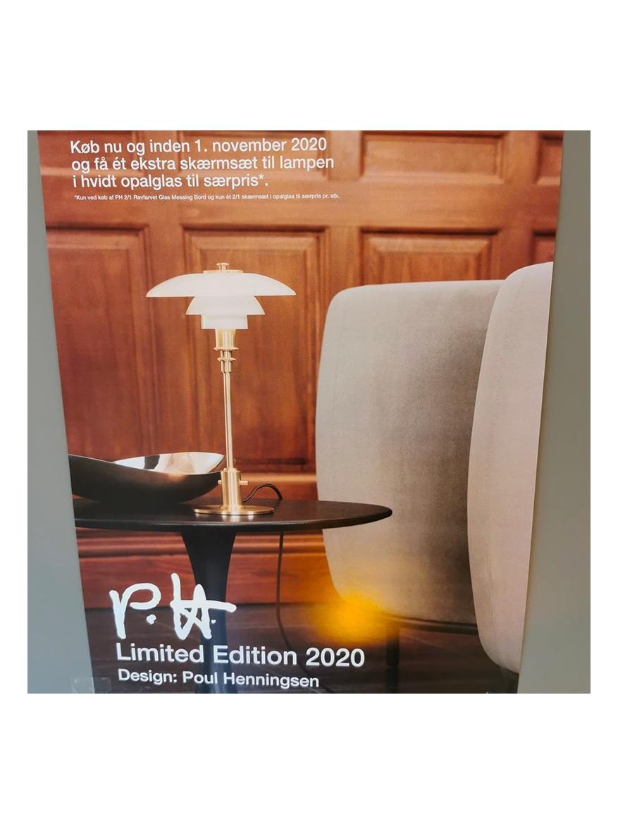 https://objectstorage.ap-seoul-1.oraclecloud.com/n/cnk6gaix2gpw/b/loqoqo-conv/o/louis-poulsen/ph-2-1-limited-edition-table-lamp-in-amber-coloured-glass-2020/52985.jpg