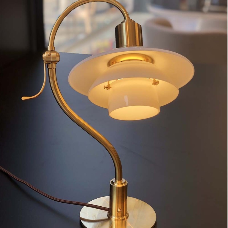 https://objectstorage.ap-seoul-1.oraclecloud.com/n/cnk6gaix2gpw/b/loqoqo-conv/o/louis-poulsen/ph-2-2-question-mark-limited-edition-table-lamp-2021/44138.jpg