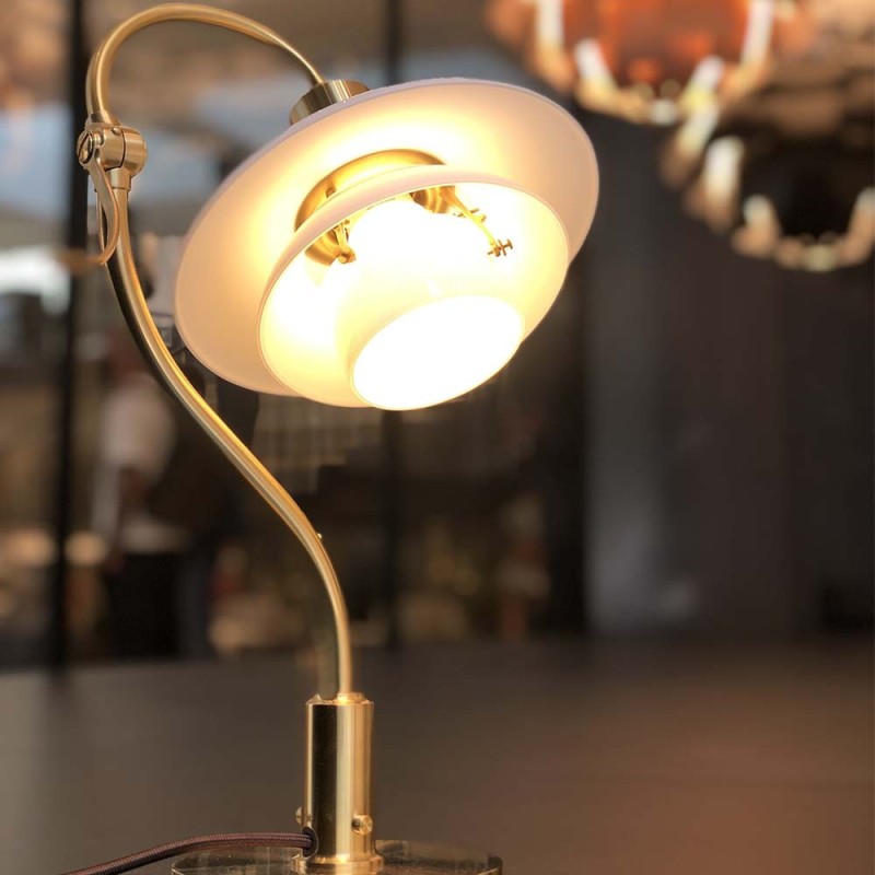 https://objectstorage.ap-seoul-1.oraclecloud.com/n/cnk6gaix2gpw/b/loqoqo-conv/o/louis-poulsen/ph-2-2-question-mark-limited-edition-table-lamp-2021/44139.jpg