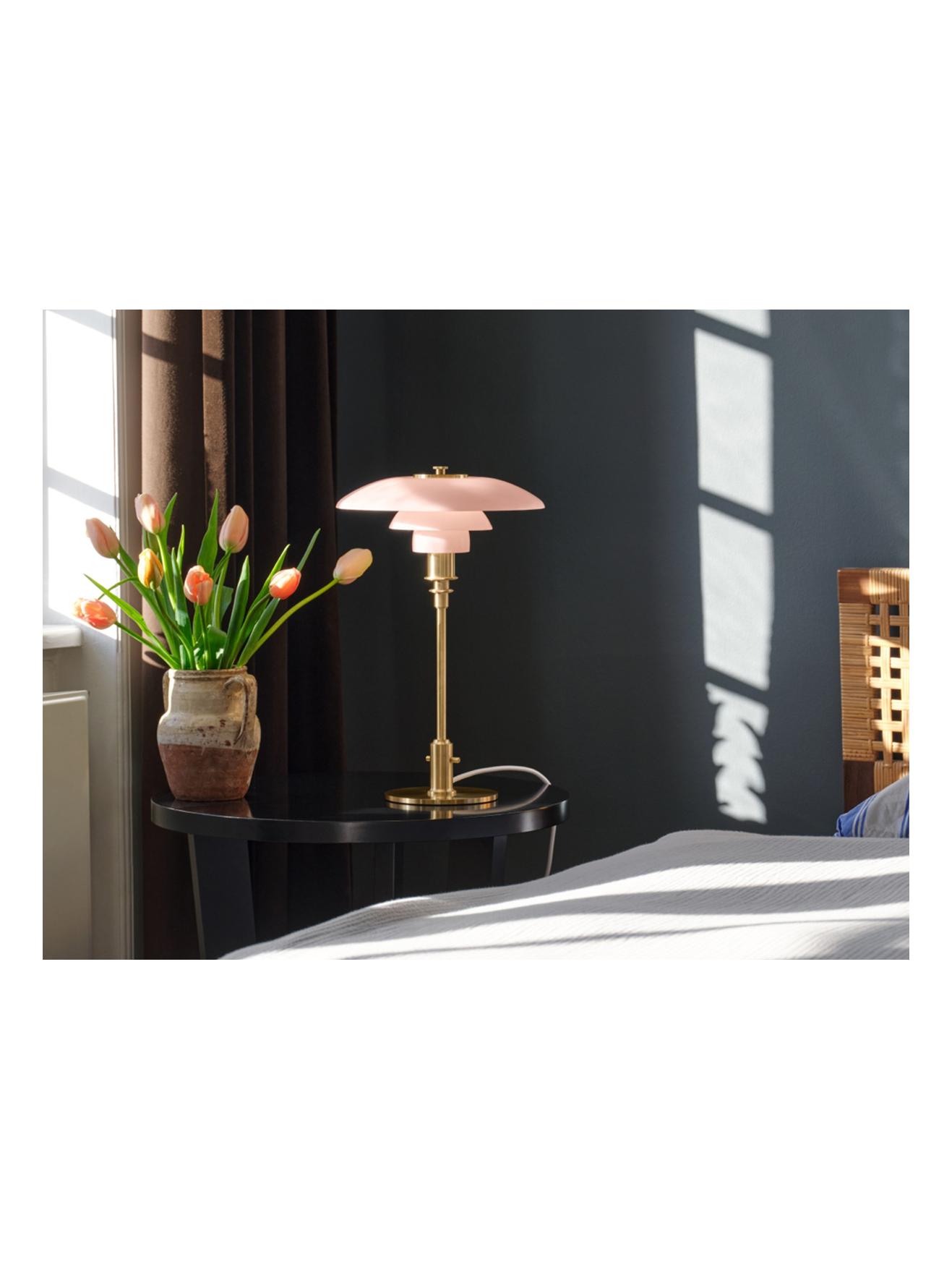 https://objectstorage.ap-seoul-1.oraclecloud.com/n/cnk6gaix2gpw/b/loqoqo-conv/o/louis-poulsen/ph-3-2-pale-rose-table-lamp/ph-3-2-pale-rose-louis-poulsen-2.jpg