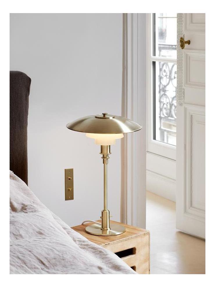 https://objectstorage.ap-seoul-1.oraclecloud.com/n/cnk6gaix2gpw/b/loqoqo-conv/o/louis-poulsen/ph-3-2-table-lamp-limited-edition/0c507b14-c238-4460-ad17-ea1fe14a414b.jpg