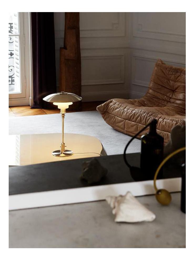 https://objectstorage.ap-seoul-1.oraclecloud.com/n/cnk6gaix2gpw/b/loqoqo-conv/o/louis-poulsen/ph-3-2-table-lamp-limited-edition/98ca191d-8389-4272-be88-9013c849fdb8.jpg