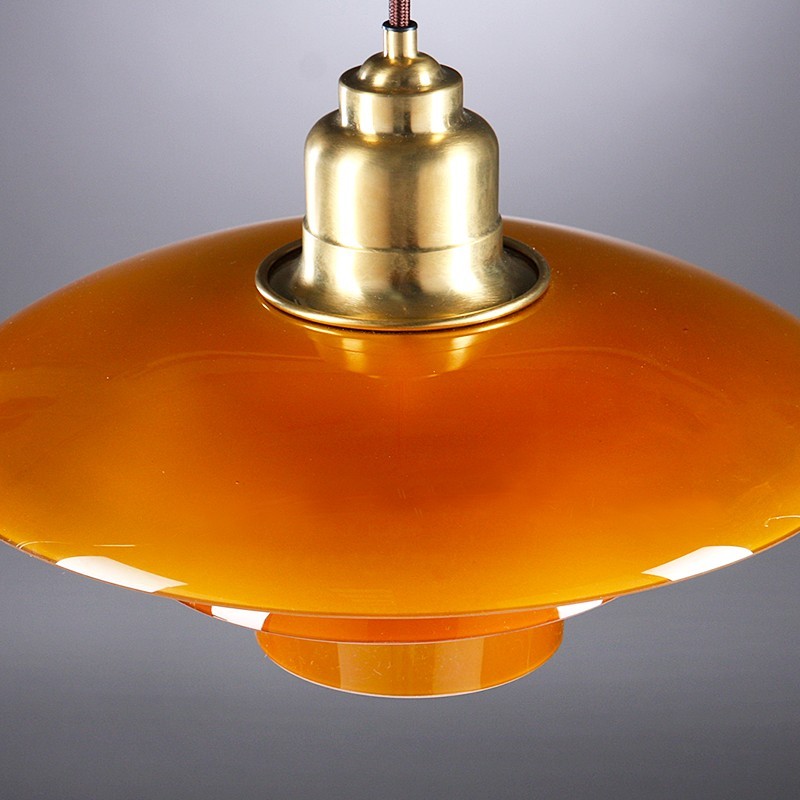 https://objectstorage.ap-seoul-1.oraclecloud.com/n/cnk6gaix2gpw/b/loqoqo-conv/o/louis-poulsen/ph-3-3-limited-edition-suspension-lamp-in-amber-glass-2017/53003.jpg