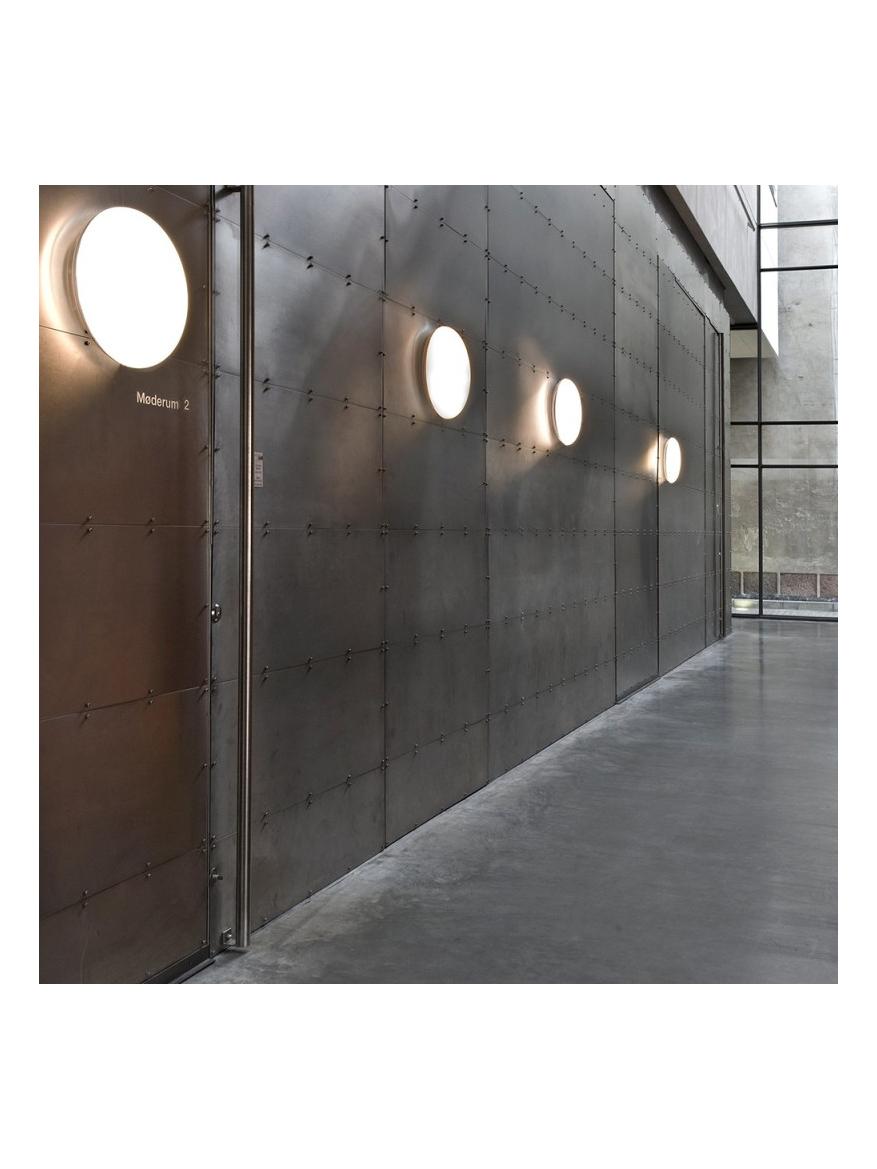 https://objectstorage.ap-seoul-1.oraclecloud.com/n/cnk6gaix2gpw/b/loqoqo-conv/o/louis-poulsen/silverback-round-led-wall-lamp/67624.jpg