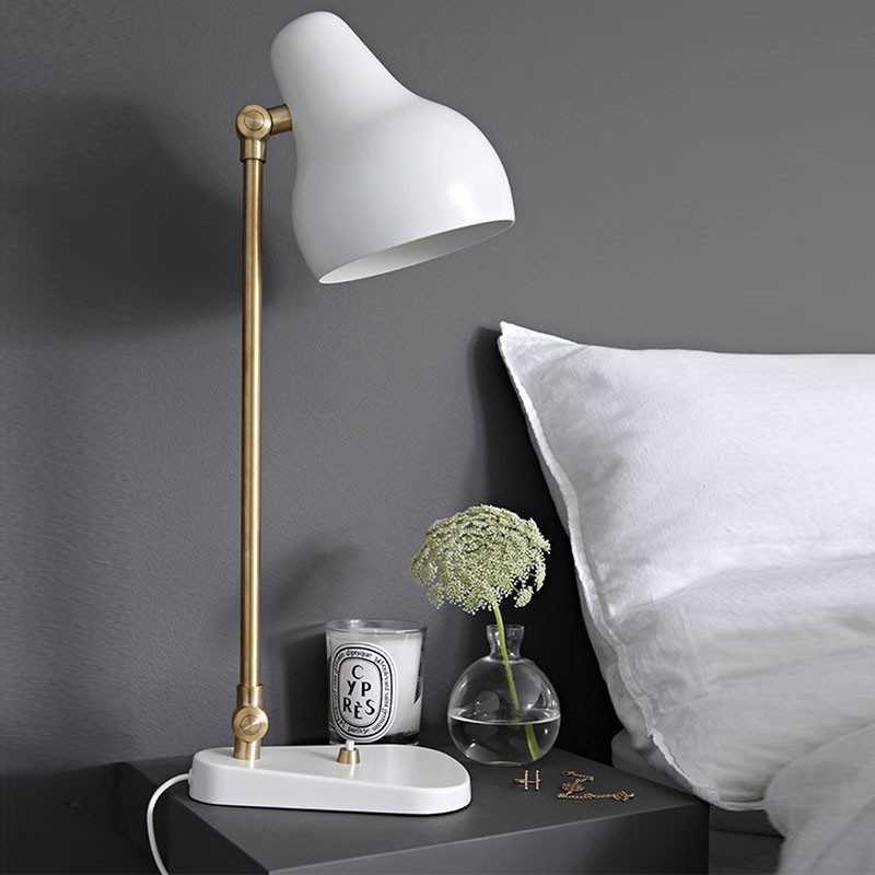 https://objectstorage.ap-seoul-1.oraclecloud.com/n/cnk6gaix2gpw/b/loqoqo-conv/o/louis-poulsen/vl-38-table-lamp-white-and-brass/26192.jpg