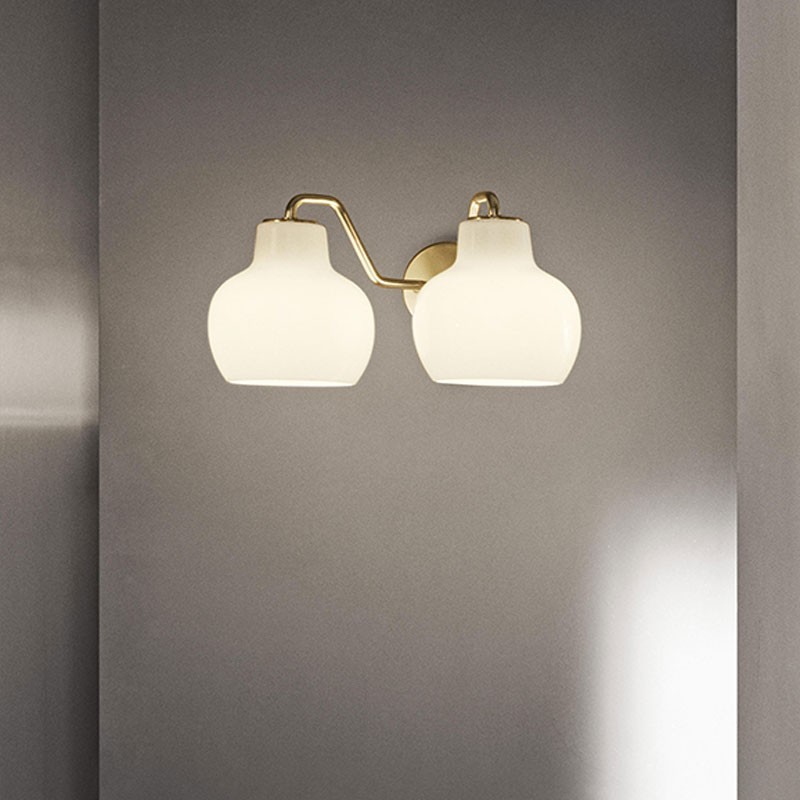 https://objectstorage.ap-seoul-1.oraclecloud.com/n/cnk6gaix2gpw/b/loqoqo-conv/o/louis-poulsen/vl-ring-crown-wall-double-lamp-in-opal-glass-and-brass/27116.jpg