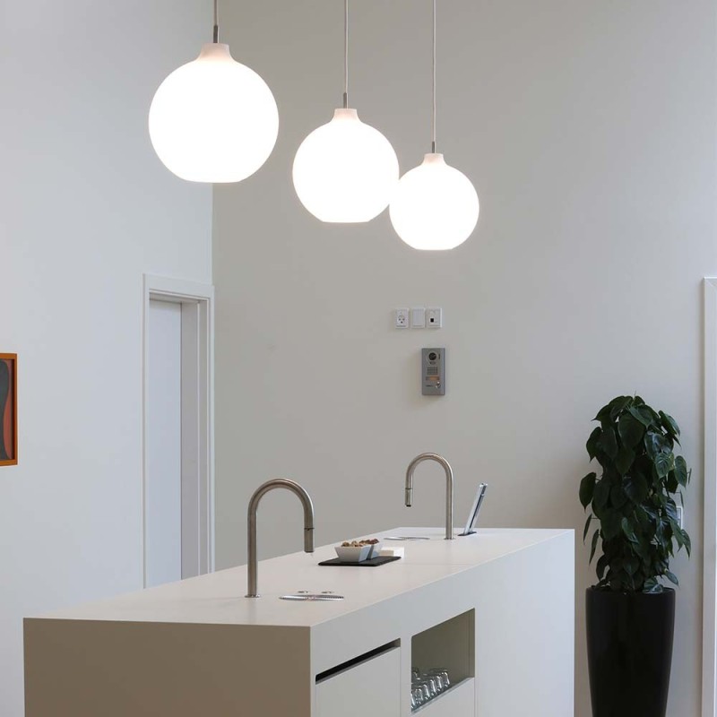 https://objectstorage.ap-seoul-1.oraclecloud.com/n/cnk6gaix2gpw/b/loqoqo-conv/o/louis-poulsen/wohlert-glass-suspension-lamp/41111.jpg