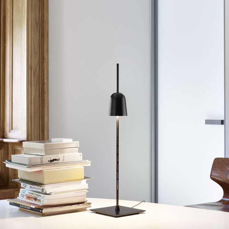 https://objectstorage.ap-seoul-1.oraclecloud.com/n/cnk6gaix2gpw/b/loqoqo-conv/o/luceplan/ascent-led-table-lamp/102121.jpg