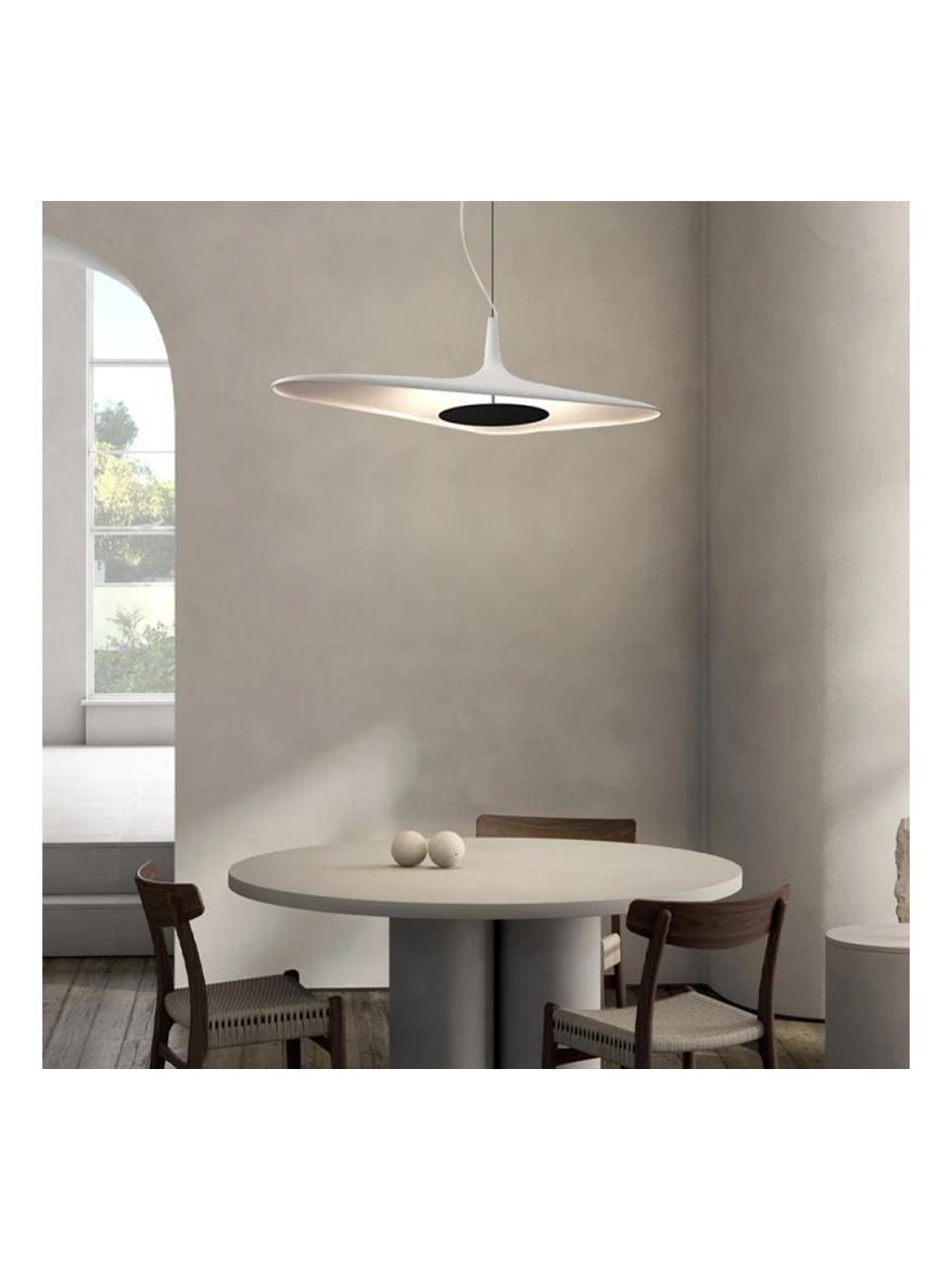 https://objectstorage.ap-seoul-1.oraclecloud.com/n/cnk6gaix2gpw/b/loqoqo-conv/o/luceplan/soleil-noir-led-suspension-lamp/151821.jpg