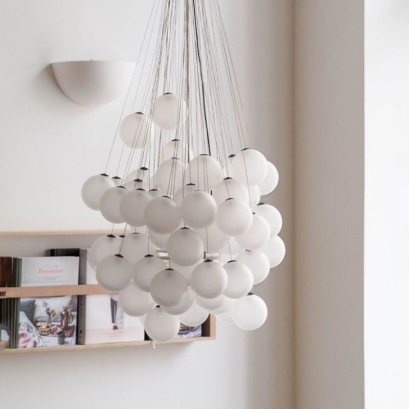 https://objectstorage.ap-seoul-1.oraclecloud.com/n/cnk6gaix2gpw/b/loqoqo-conv/o/luceplan/stochastic-72-spheres-modular-suspension-lamp-white/84798.jpg