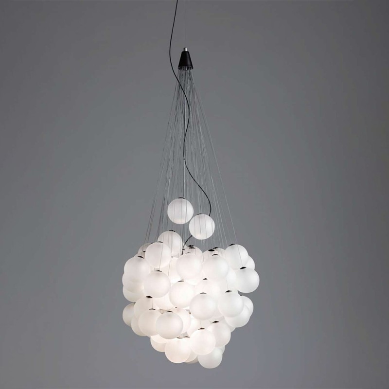 https://objectstorage.ap-seoul-1.oraclecloud.com/n/cnk6gaix2gpw/b/loqoqo-conv/o/luceplan/stochastic-72-spheres-modular-suspension-lamp-white/84808.jpg