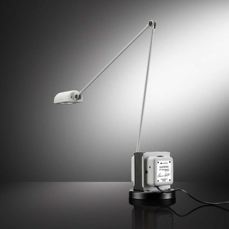 https://objectstorage.ap-seoul-1.oraclecloud.com/n/cnk6gaix2gpw/b/loqoqo-conv/o/lumina/daphine-45-th-anniversary-limited-edition-table-lamp/49290.jpg