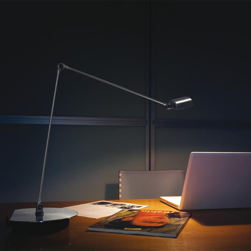 https://objectstorage.ap-seoul-1.oraclecloud.com/n/cnk6gaix2gpw/b/loqoqo-conv/o/lumina/daphine-cloe-led-table-lamp/100095.jpg