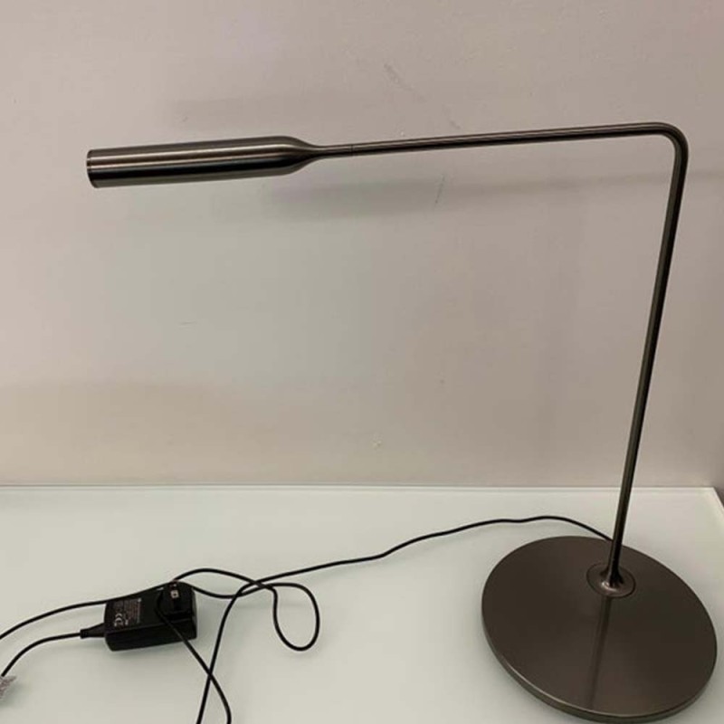 https://objectstorage.ap-seoul-1.oraclecloud.com/n/cnk6gaix2gpw/b/loqoqo-conv/o/lumina/flo-desk-led-table-lamp/52122.jpg