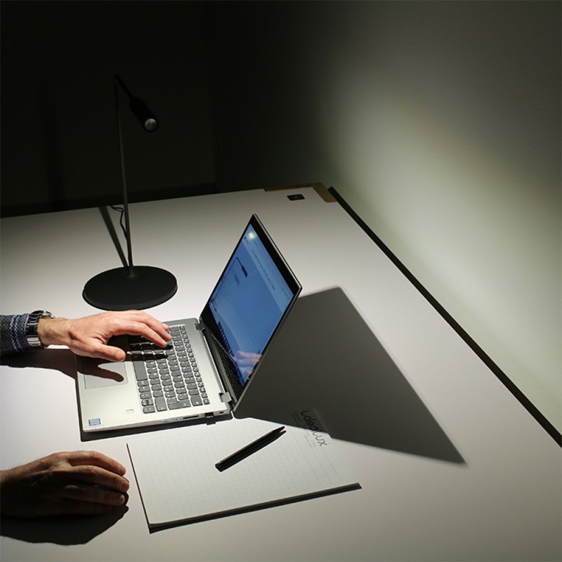 https://objectstorage.ap-seoul-1.oraclecloud.com/n/cnk6gaix2gpw/b/loqoqo-conv/o/lumina/flo-desk-led-table-lamp/52126.jpg