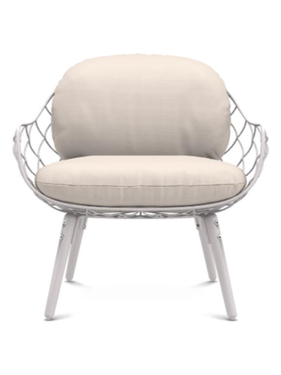 Piña Low Chair With Armrest - Fabric F 730 / Natural