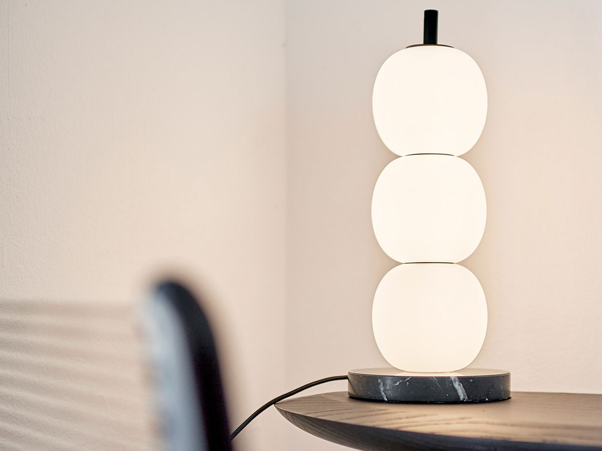 https://objectstorage.ap-seoul-1.oraclecloud.com/n/cnk6gaix2gpw/b/loqoqo-conv/o/man-of-parts/mainkai-3-table-lamp/man-of-mainkai3-marquina.jpg
