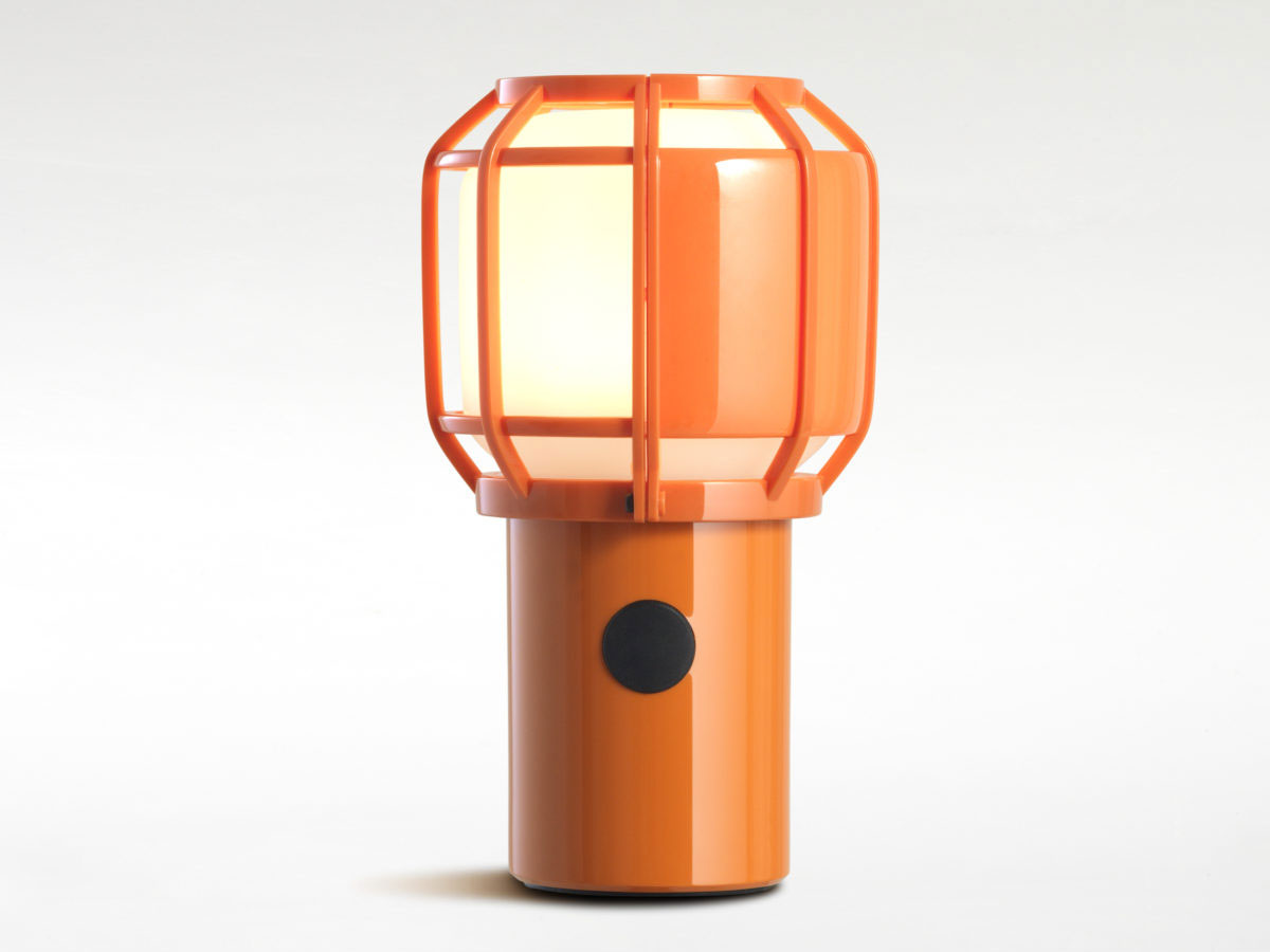 https://objectstorage.ap-seoul-1.oraclecloud.com/n/cnk6gaix2gpw/b/loqoqo-conv/o/marset/chispa-table-lamp-portable/chispa-orange.jpg