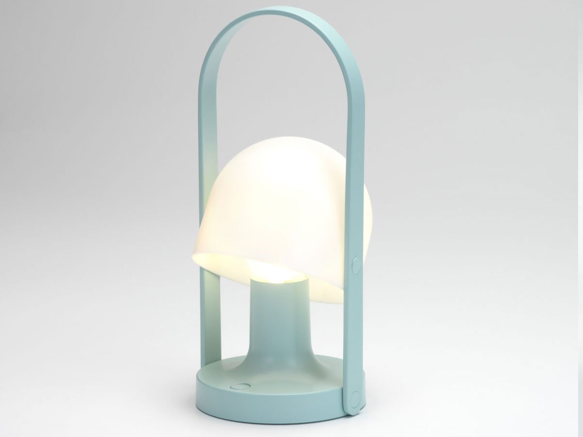 https://objectstorage.ap-seoul-1.oraclecloud.com/n/cnk6gaix2gpw/b/loqoqo-conv/o/marset/follow-me-table-lamp-portable/followme-azzurro-table_1.jpg
