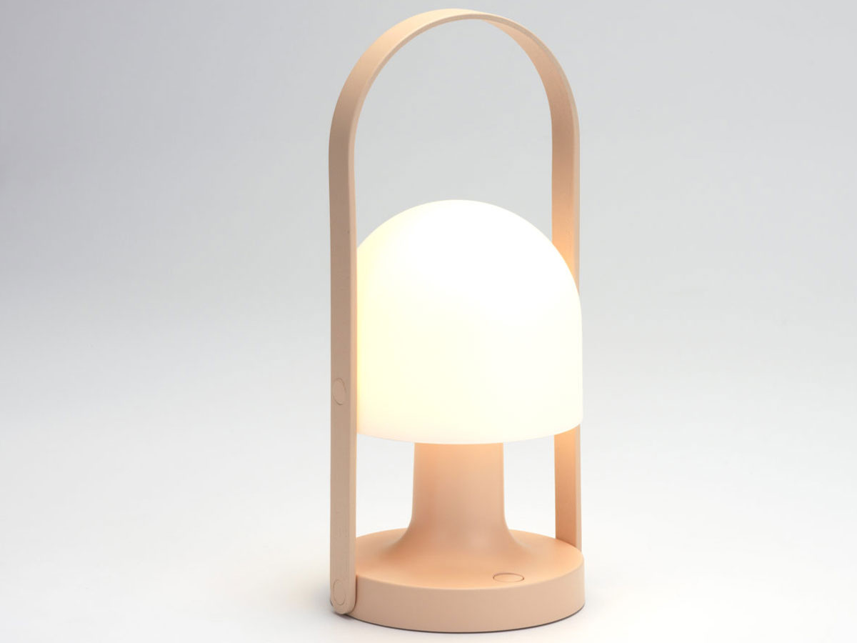 https://objectstorage.ap-seoul-1.oraclecloud.com/n/cnk6gaix2gpw/b/loqoqo-conv/o/marset/follow-me-table-lamp-portable/followme-pink-lampe-de-table_1.jpg