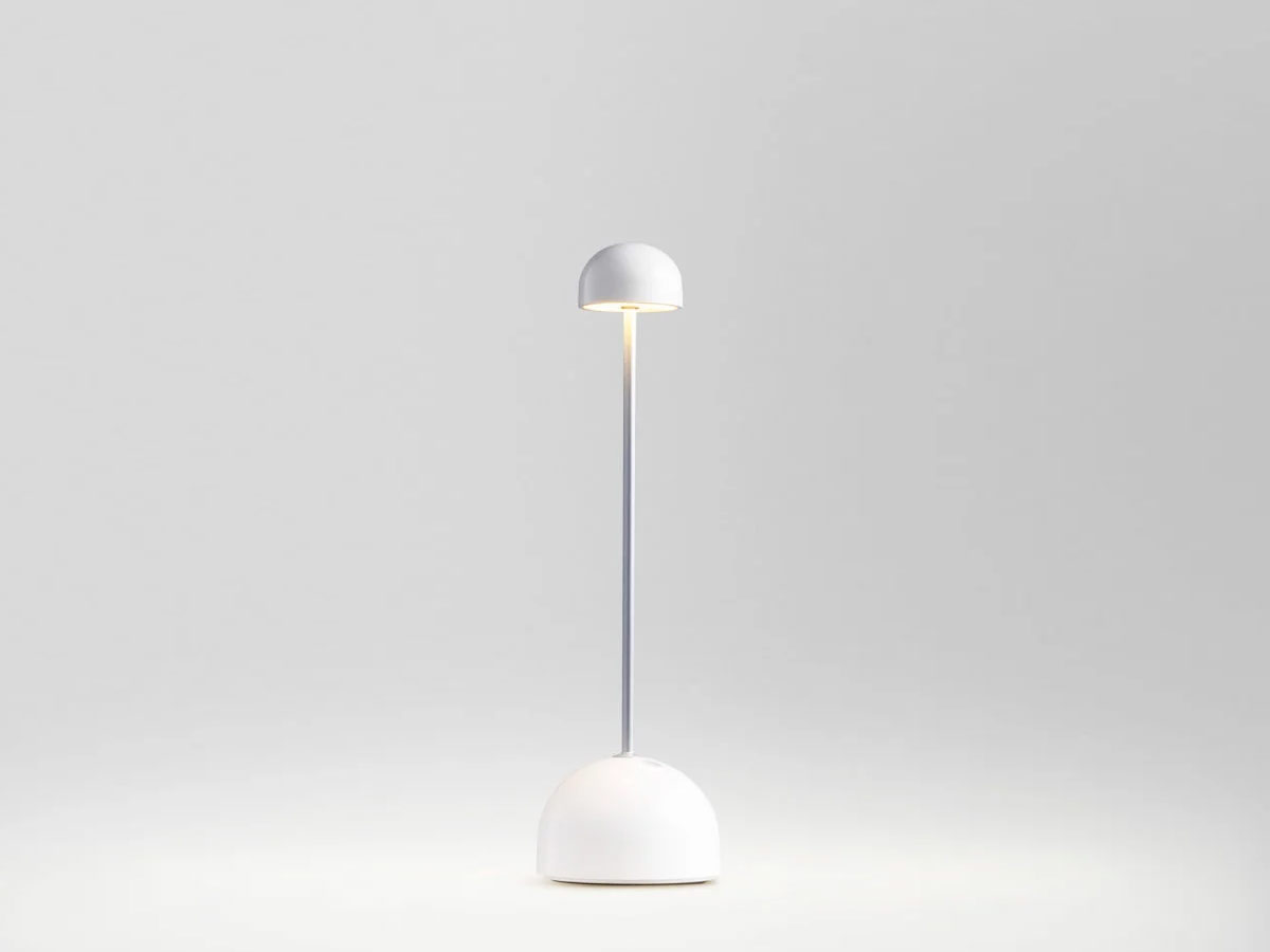 https://objectstorage.ap-seoul-1.oraclecloud.com/n/cnk6gaix2gpw/b/loqoqo-conv/o/marset/sips-portable-table-lamp/sipswhite1.jpg