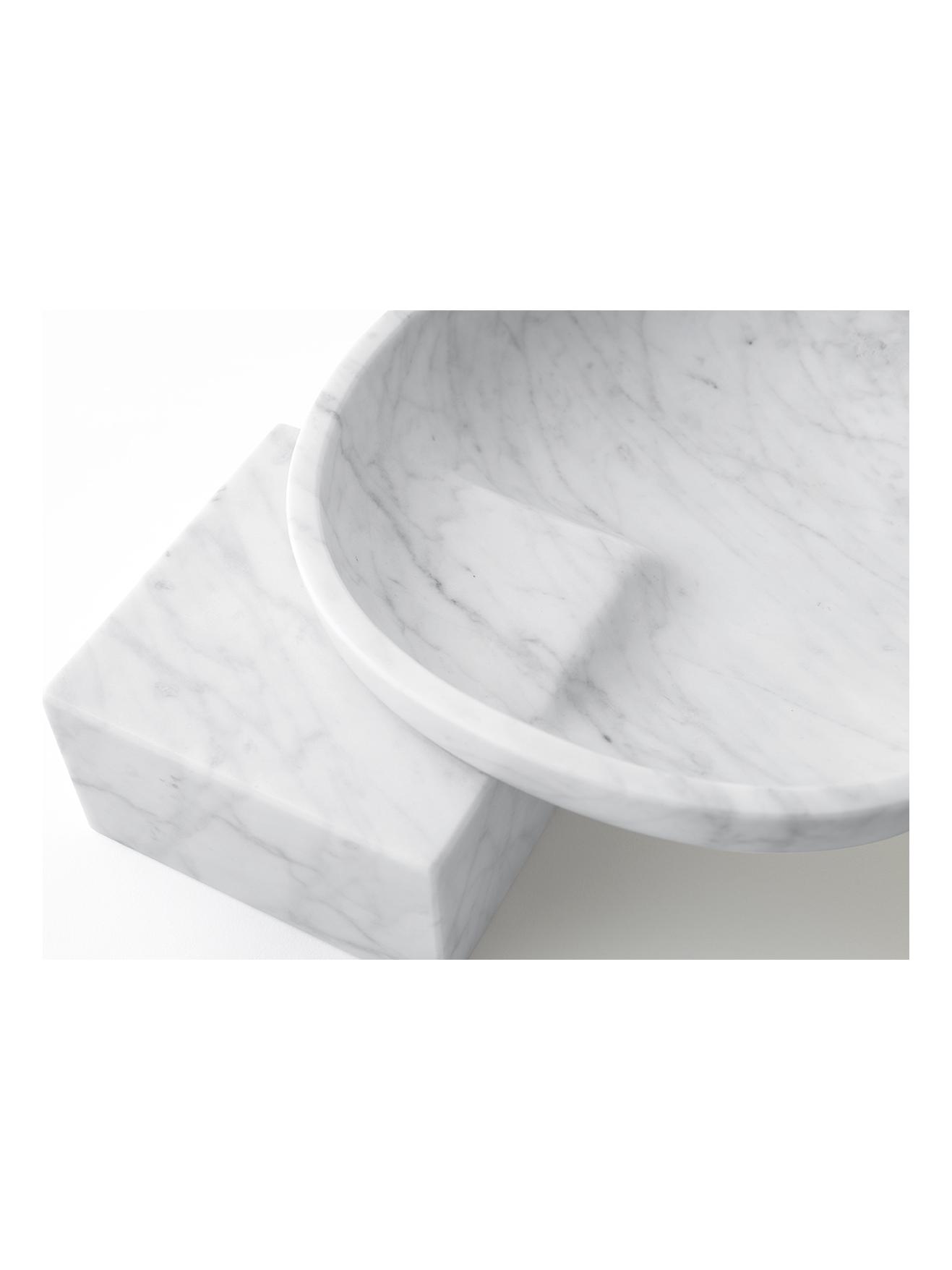 https://objectstorage.ap-seoul-1.oraclecloud.com/n/cnk6gaix2gpw/b/loqoqo-conv/o/marsotto/underbowl-s-centrepiece-bianco-carrara/underbowl-s-bianco-carrara-marsotto-detail.jpg