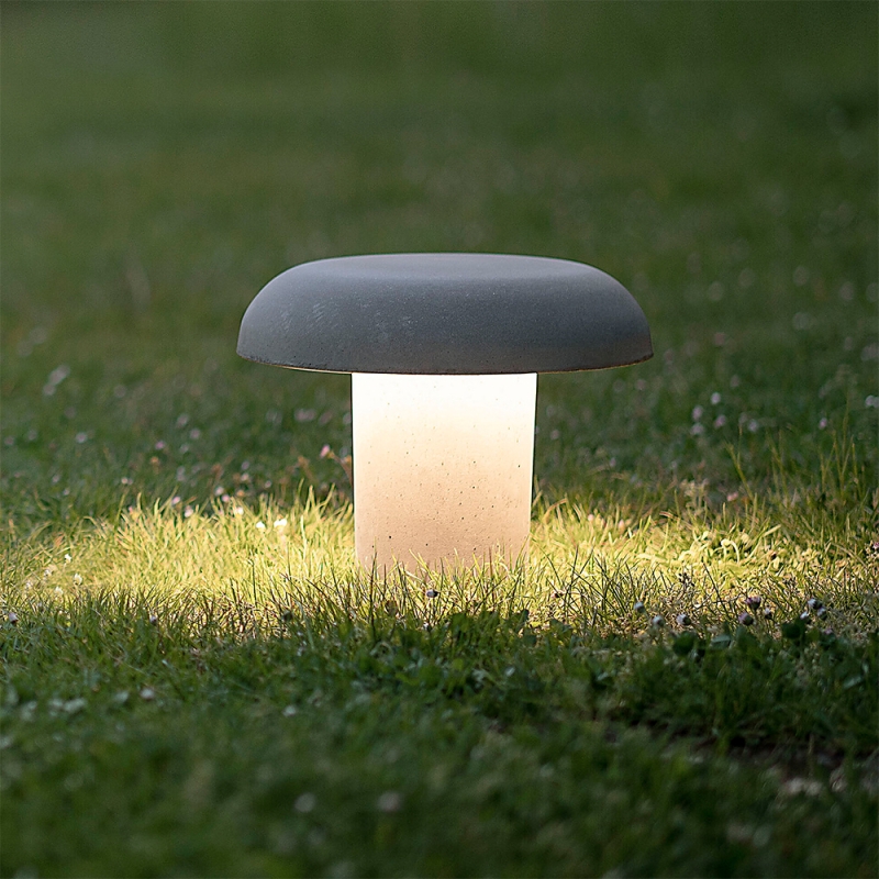 https://objectstorage.ap-seoul-1.oraclecloud.com/n/cnk6gaix2gpw/b/loqoqo-conv/o/martinelli-luce/amanita-led-outdoor-floor-lamp/173388.jpg