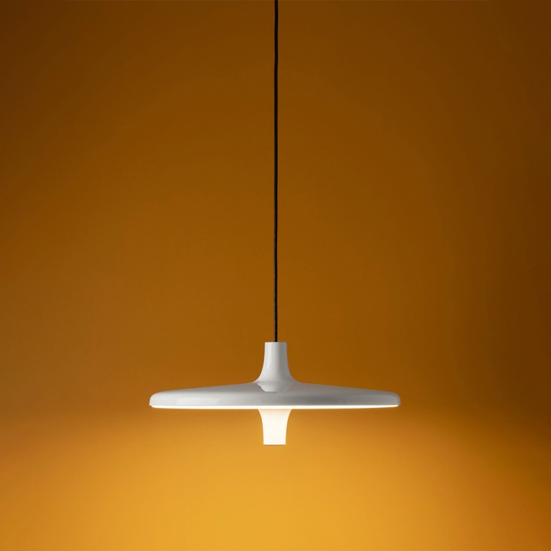 https://objectstorage.ap-seoul-1.oraclecloud.com/n/cnk6gaix2gpw/b/loqoqo-conv/o/martinelli-luce/avro-suspension-lamp-with-schuko-socket/87741.jpg