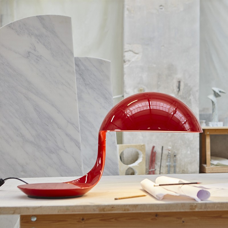 https://objectstorage.ap-seoul-1.oraclecloud.com/n/cnk6gaix2gpw/b/loqoqo-conv/o/martinelli-luce/cobra-red-table-lamp-50-th-anniversary/81583.jpg