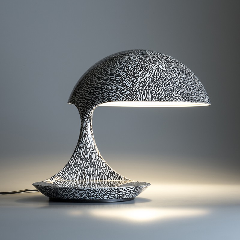 https://objectstorage.ap-seoul-1.oraclecloud.com/n/cnk6gaix2gpw/b/loqoqo-conv/o/martinelli-luce/cobra-table-lamp-texture-a-femia-and-a-simony/88623.jpg