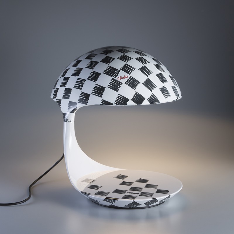 https://objectstorage.ap-seoul-1.oraclecloud.com/n/cnk6gaix2gpw/b/loqoqo-conv/o/martinelli-luce/cobra-table-lamp-texture-emiliana-martinelli/88685.jpg