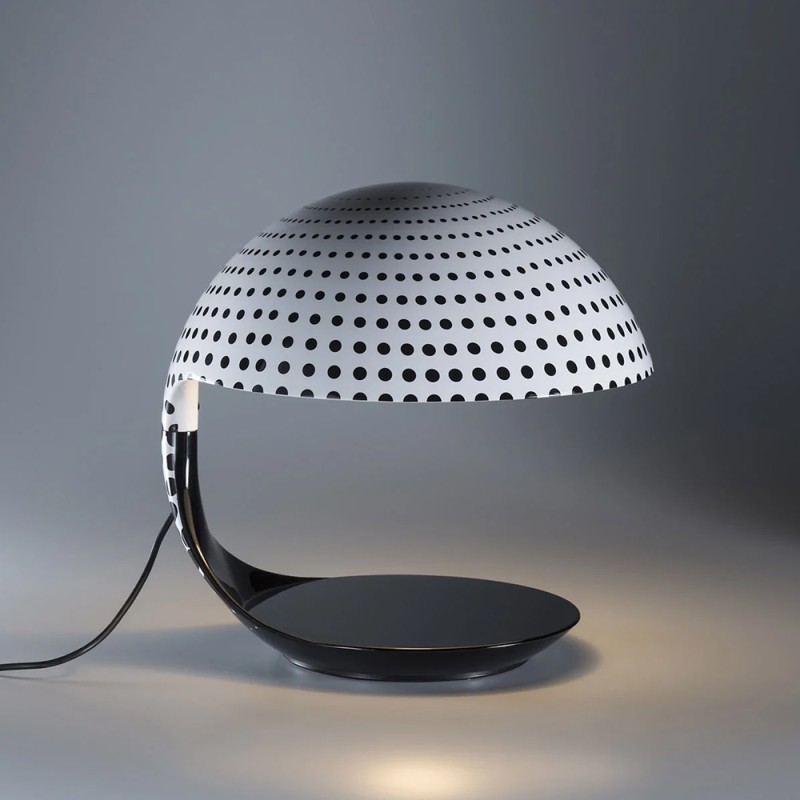 https://objectstorage.ap-seoul-1.oraclecloud.com/n/cnk6gaix2gpw/b/loqoqo-conv/o/martinelli-luce/cobra-table-lamp-texture-luc-ramael/88885.jpg