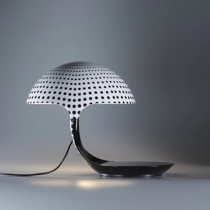https://objectstorage.ap-seoul-1.oraclecloud.com/n/cnk6gaix2gpw/b/loqoqo-conv/o/martinelli-luce/cobra-table-lamp-texture-luc-ramael/88886.jpg