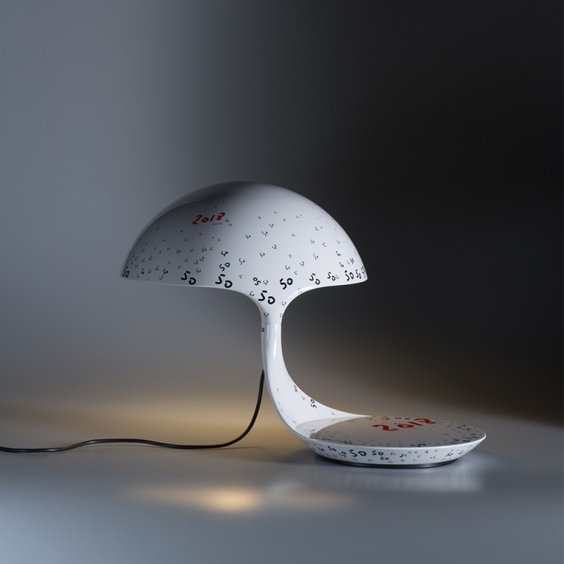 https://objectstorage.ap-seoul-1.oraclecloud.com/n/cnk6gaix2gpw/b/loqoqo-conv/o/martinelli-luce/cobra-table-lamp-texture-marc-sadler/88946.jpg