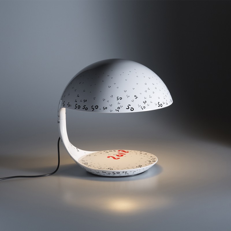 https://objectstorage.ap-seoul-1.oraclecloud.com/n/cnk6gaix2gpw/b/loqoqo-conv/o/martinelli-luce/cobra-table-lamp-texture-marc-sadler/88948.jpg