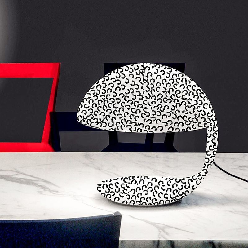 https://objectstorage.ap-seoul-1.oraclecloud.com/n/cnk6gaix2gpw/b/loqoqo-conv/o/martinelli-luce/cobra-table-lamp-texture-paola-navone/11010.jpg