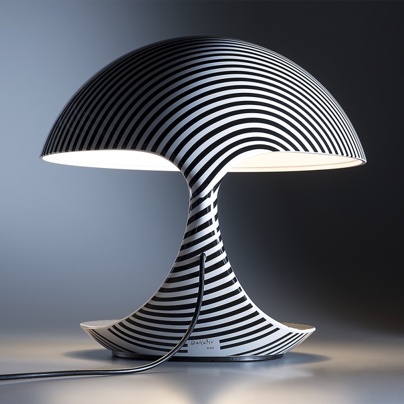 https://objectstorage.ap-seoul-1.oraclecloud.com/n/cnk6gaix2gpw/b/loqoqo-conv/o/martinelli-luce/cobra-texture-table-lamp-by-area-17/81757.jpg