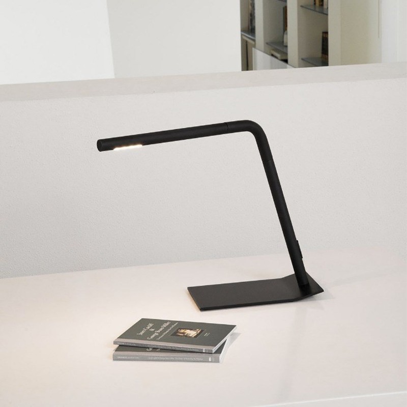 https://objectstorage.ap-seoul-1.oraclecloud.com/n/cnk6gaix2gpw/b/loqoqo-conv/o/martinelli-luce/colibri-led-table-lamp/29386.jpg