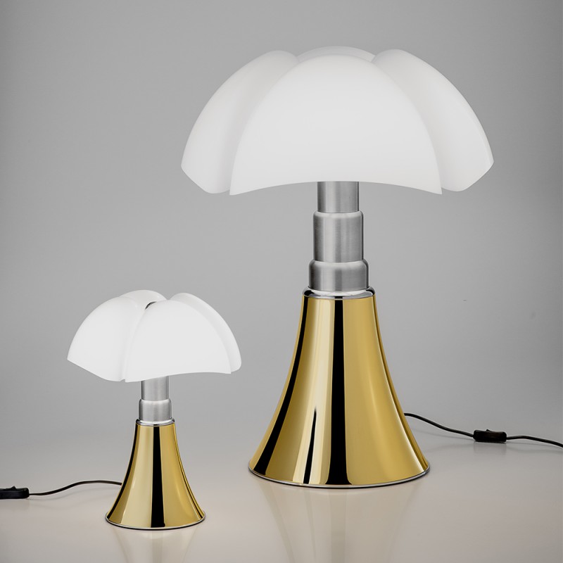 https://objectstorage.ap-seoul-1.oraclecloud.com/n/cnk6gaix2gpw/b/loqoqo-conv/o/martinelli-luce/minipipistrello-led-on-off-table-gold/78172.jpg