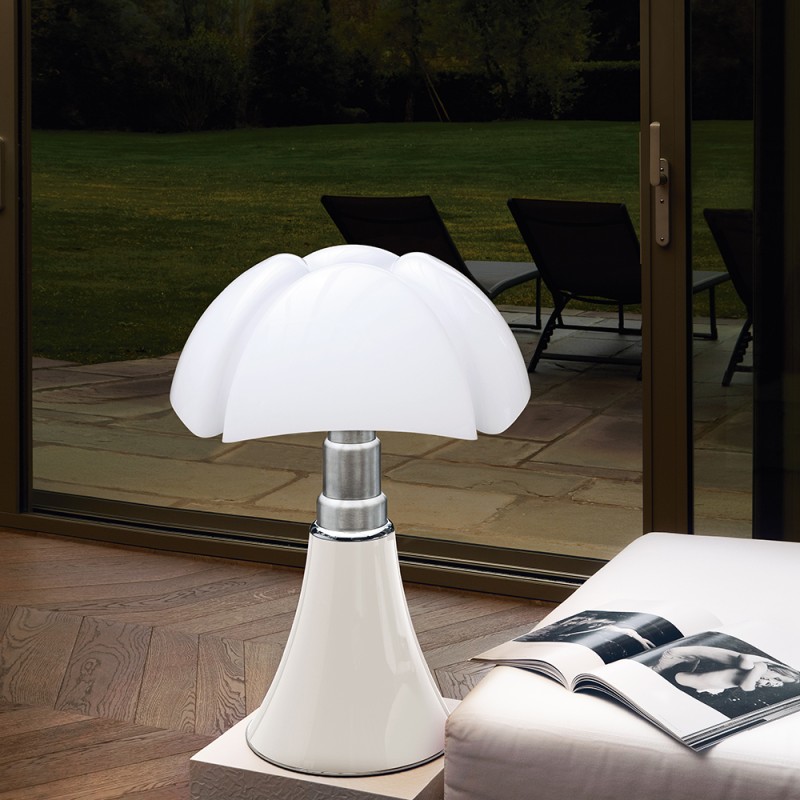 https://objectstorage.ap-seoul-1.oraclecloud.com/n/cnk6gaix2gpw/b/loqoqo-conv/o/martinelli-luce/pipistrello-led-table-lamp/78093.jpg